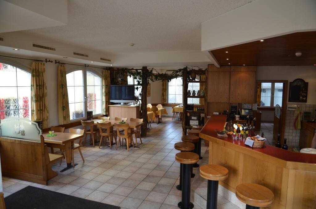 Hotel Arkanum Salgesch エクステリア 写真