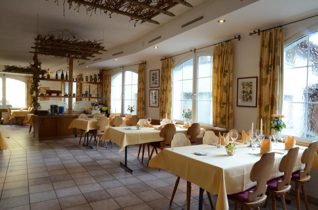 Hotel Arkanum Salgesch エクステリア 写真