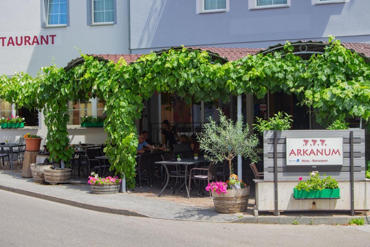 Hotel Arkanum Salgesch エクステリア 写真