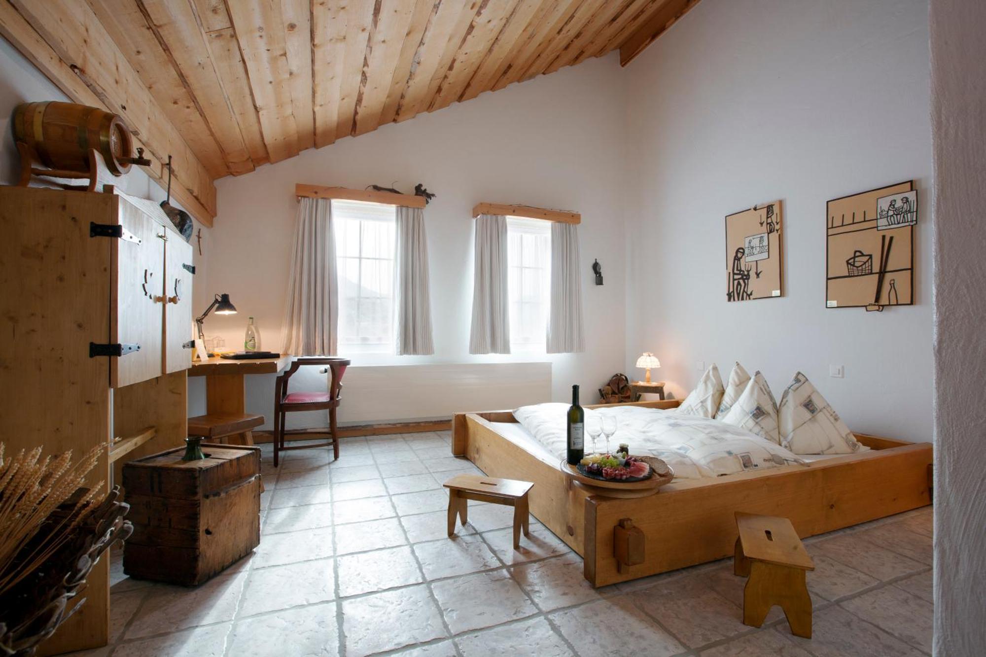 Hotel Arkanum Salgesch エクステリア 写真