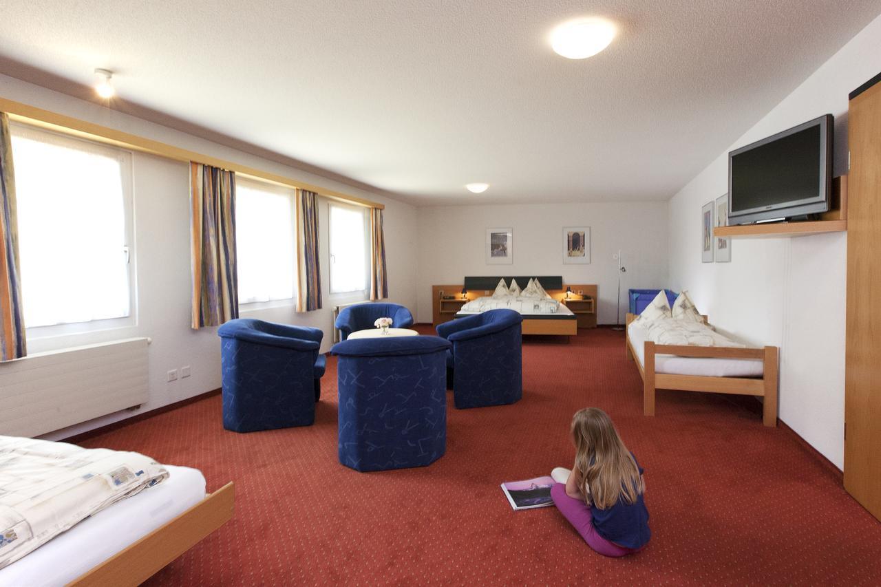Hotel Arkanum Salgesch エクステリア 写真