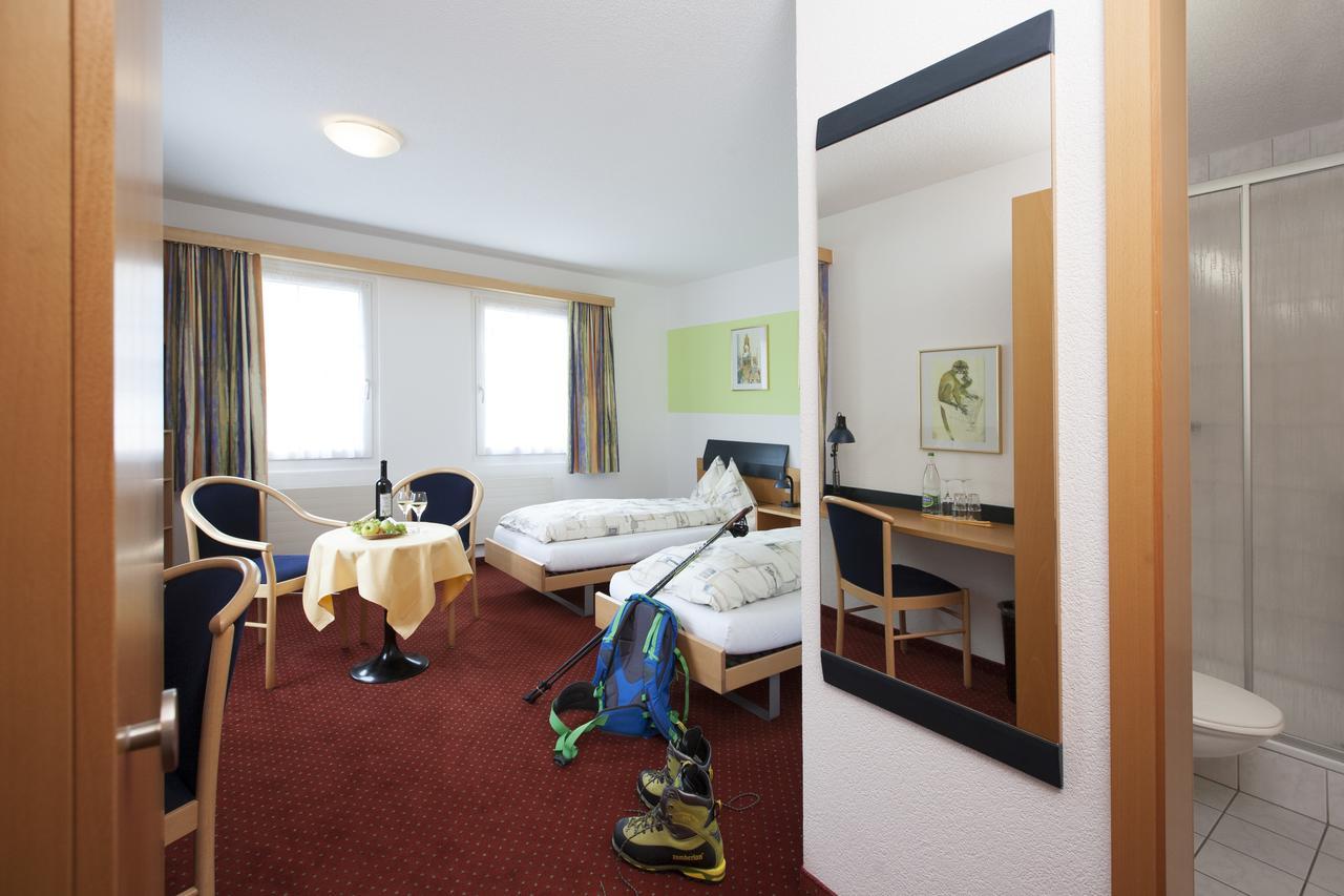 Hotel Arkanum Salgesch エクステリア 写真
