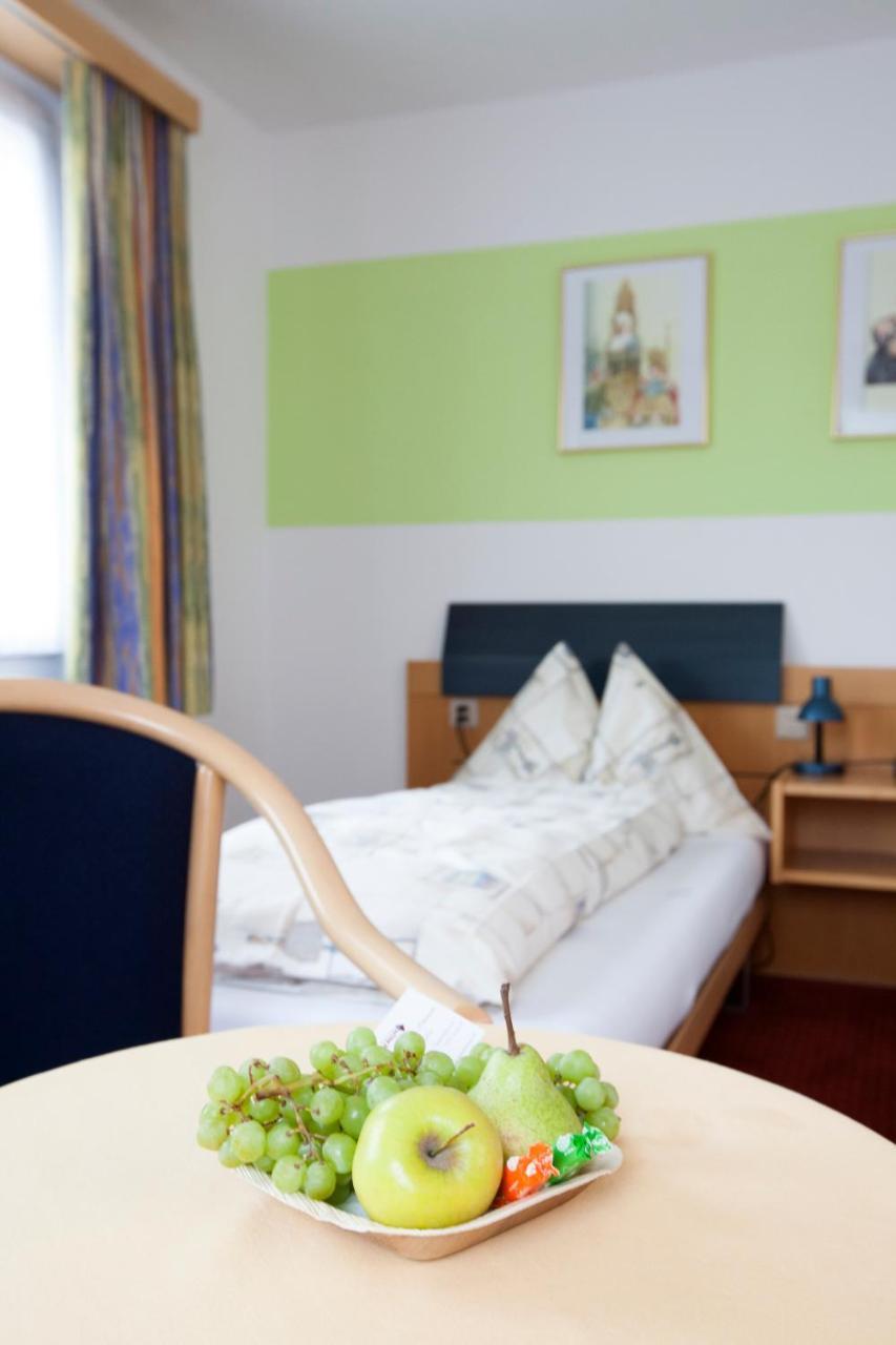 Hotel Arkanum Salgesch エクステリア 写真